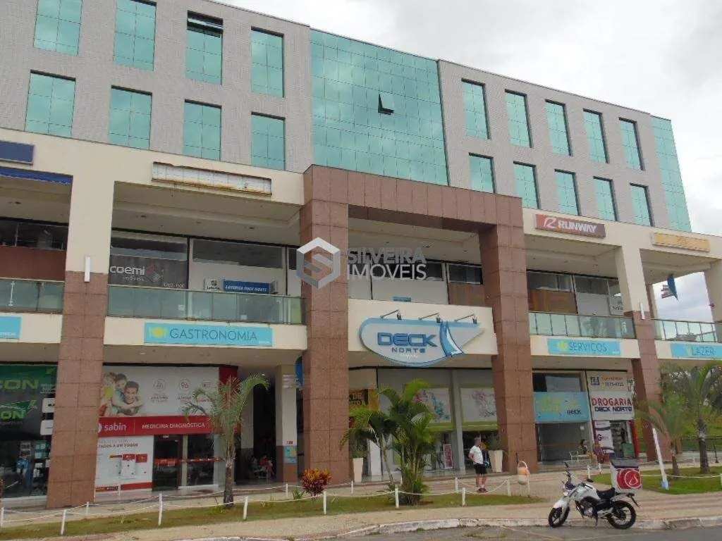Sala no Edifício Deck Norte, um dos pontos mais desejados da região.- Área: 30m²...