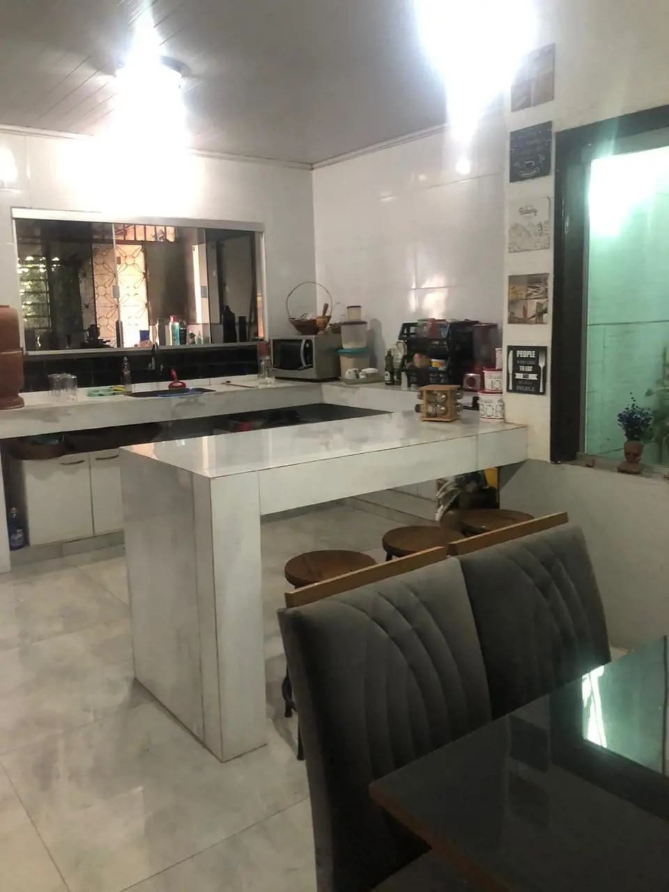 Imóvel possui 2 Quartos 3 BanheirosGaragem para 2 carrosÁrea de churrasqueira Ár...