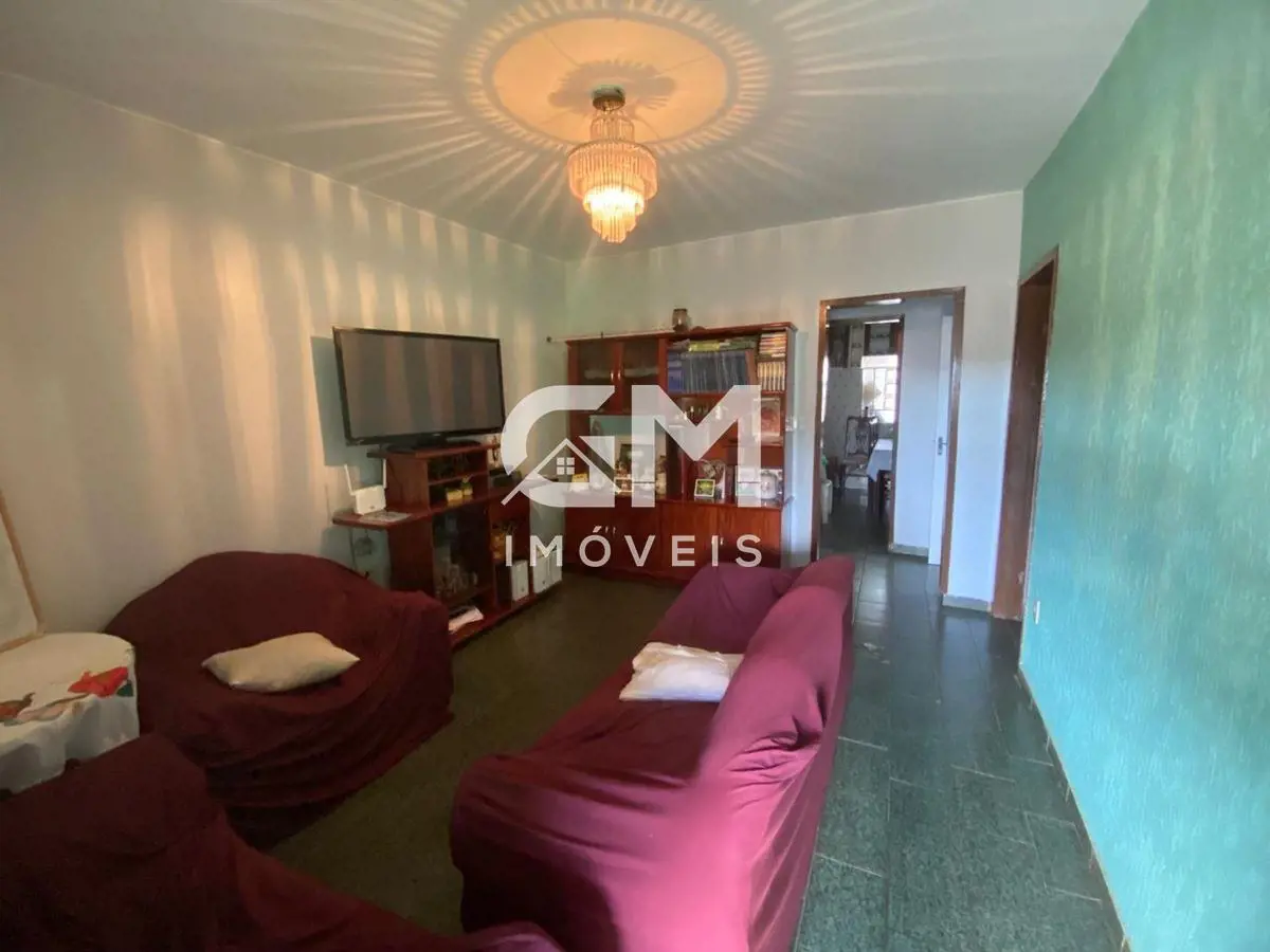 A GM Imóveis vende casa com localização privilegiada na Vila Buritis em Planalti...