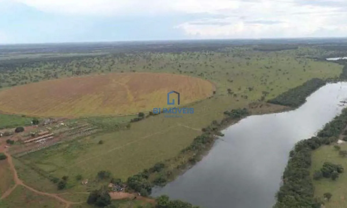 Fazenda a venda em Paracatu-MG.7.131 hectares-22 casas-Pista de pouso asfaltada ...