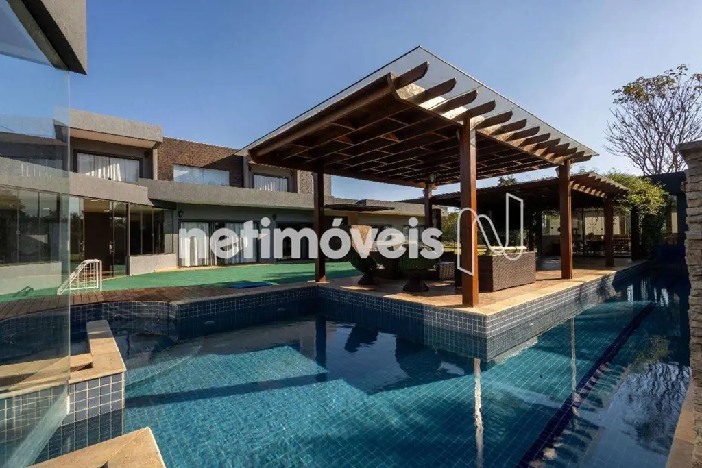 ACEITA FINANCIAMENTO!!! Imóvel de alto padrão para 2 famílias, pois são 2 casas ...