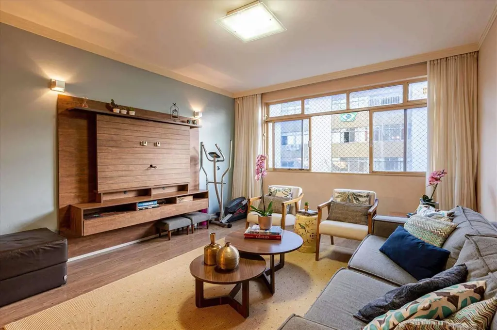  - Apartamento na SQN 115!!Localização privilegiada:Andar alto, vazado, de canto...