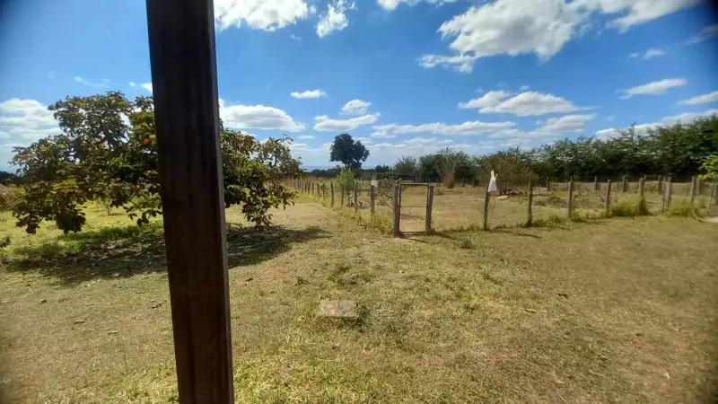 Excelente chácara na Rua 05 do Lago oeste com 22.600m².A propriedade possui:Casa...