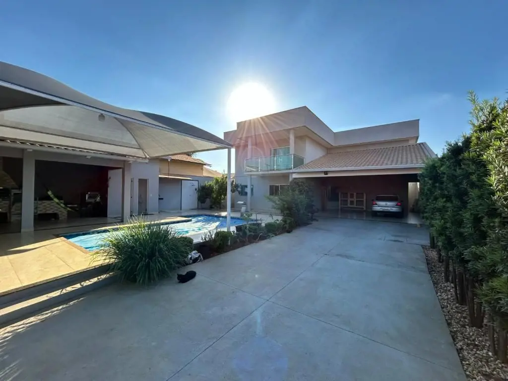 Sobrado Jardim Luz, Aparecida de Goiânia. 4 Quartos sendo: 2 Suítes + 1 Suíte má...