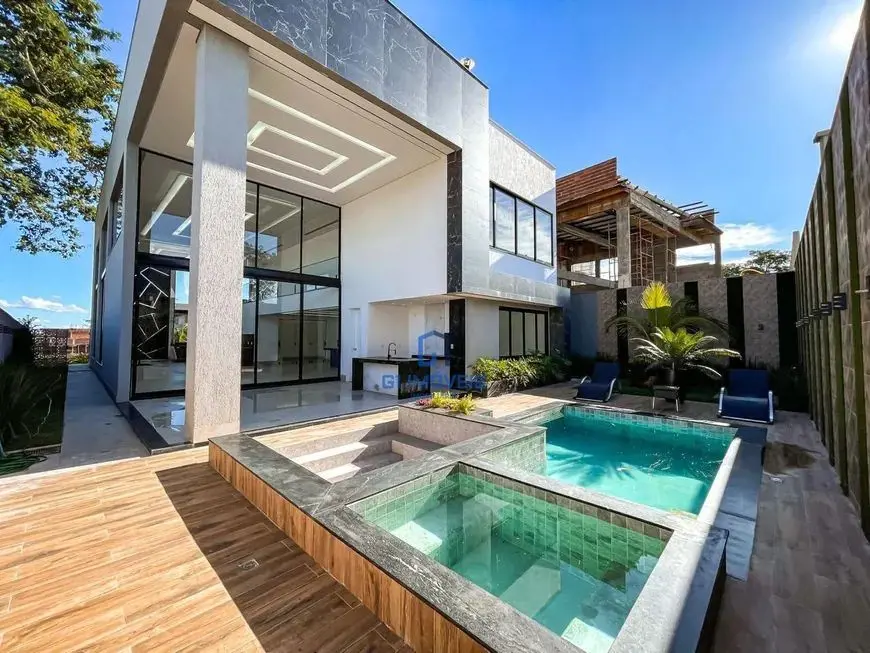 Sobrado de Luxo no Portal do Sol Garden - 4 suítes, office e cinema - Piscina am...