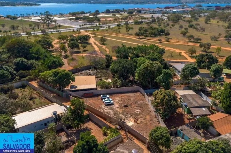 SALVADOR IMÓVEIS vende : Lote em localização exclusiva ! Praticamente na frente ...