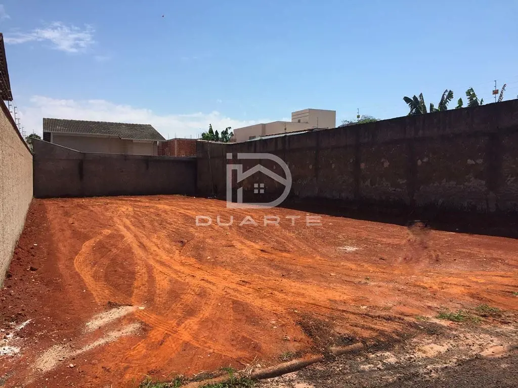 Lote em bairro Anápolis City, com: - 360m²;- Lado S;- ?Rua fechada VALOR: R$410....