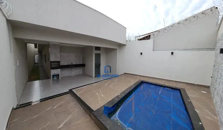 Casa no Setor Jardim Presidente com projeto moderno,sala e cozinha integradas co...
