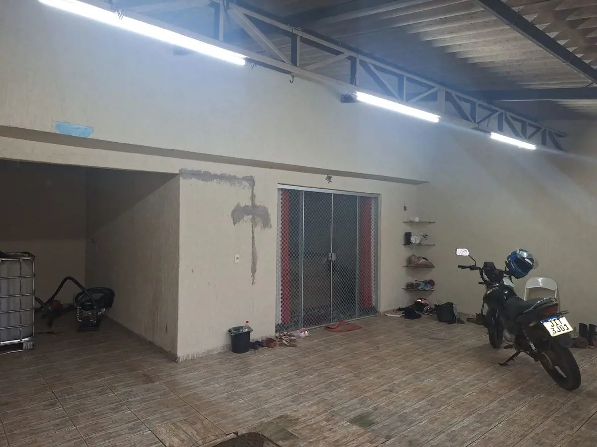 MAX DREAMS IMOB VENDE:3 Quartos: Amplo espaço para acomodação familiar.Sala: Con...