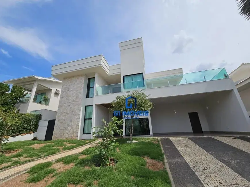 SOBRADO EM JARDINS MADRI.Unidade próximo ao lago.456m² de lote total291m² de con...