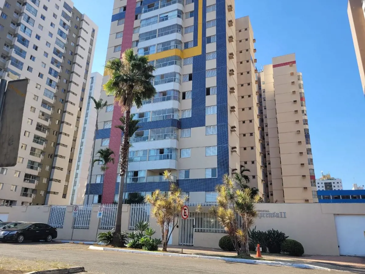  Apartamento original desocupado com 02 quartos com armários , sendo 01 suíte, s...
