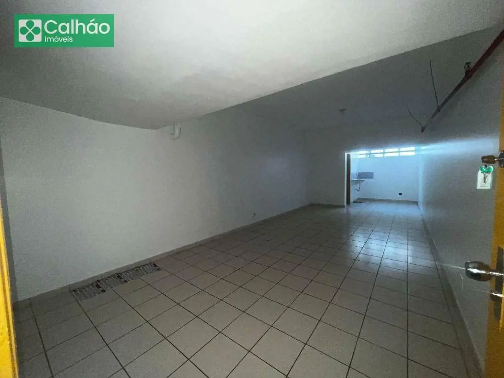 Está procurando por uma sala comercial/Depósito comercial e bem localizada em Br...