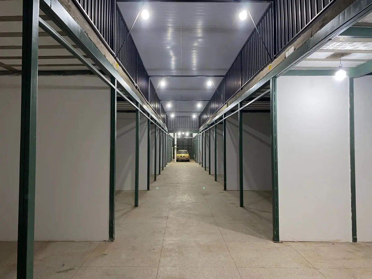 IMOVEIS DF 10 aluga excelente galpão com 32 box, mezanino, área para restaurante...