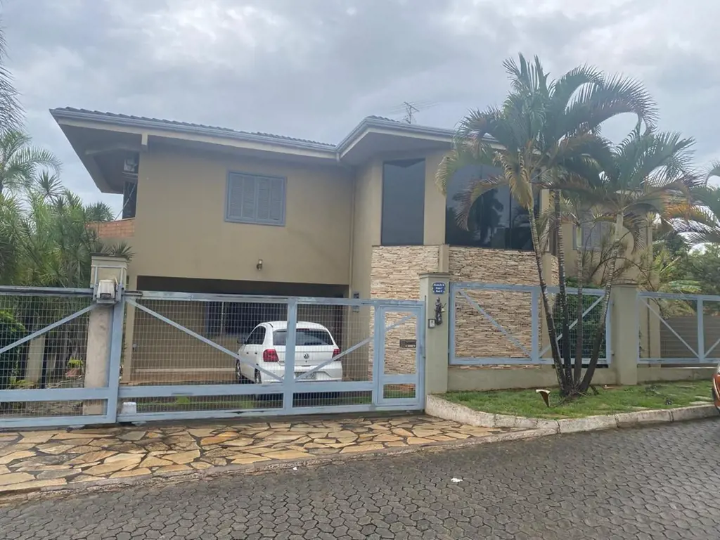 -------------------CASA SOSSEGADA COM VISTA PARA O VALE--------------------VENDO...