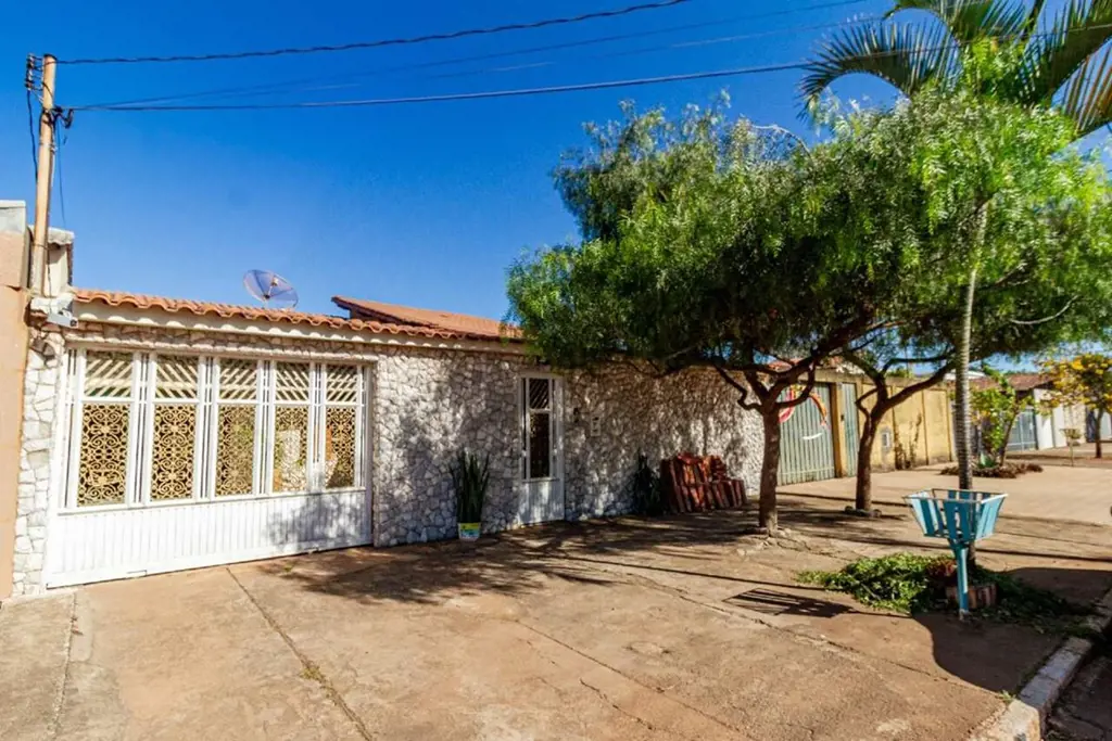 Casa Ampla com 5 Suítes e Área de Lazer Completa à Venda na QND 32 - Taguatinga ...