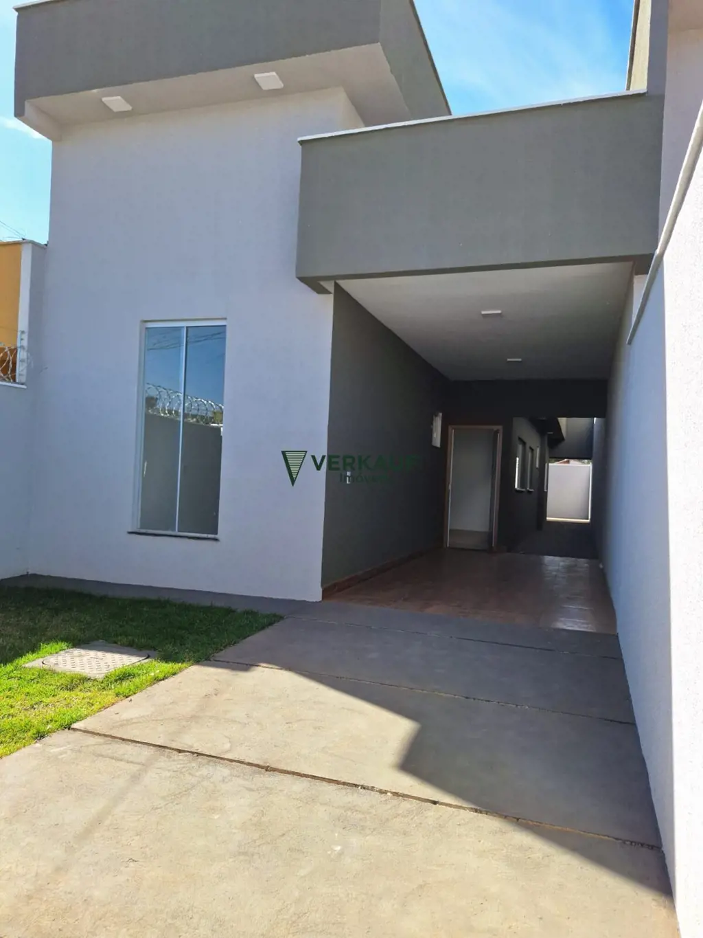 Se você está em busca de uma casa de alto padrão, com 03 dormitórios, sendo 01 s...