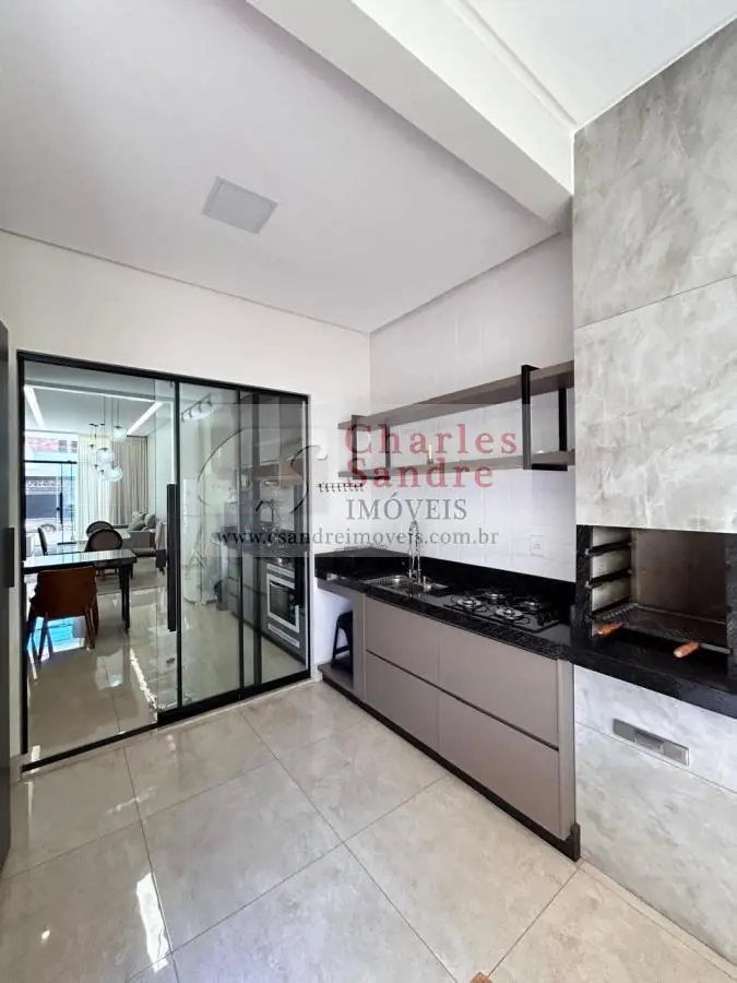 Casa Santa Genoveva Apenas 2 anos de consrução Excelente acabamento Sendo 3 quar...