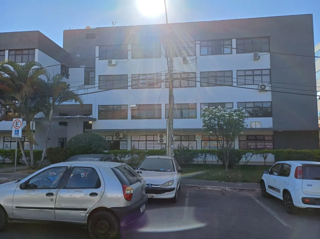 Alugo kitnet 25M2, Ed. Buena Vista, quarto, sala-cozinha e banheiro. armários, v...