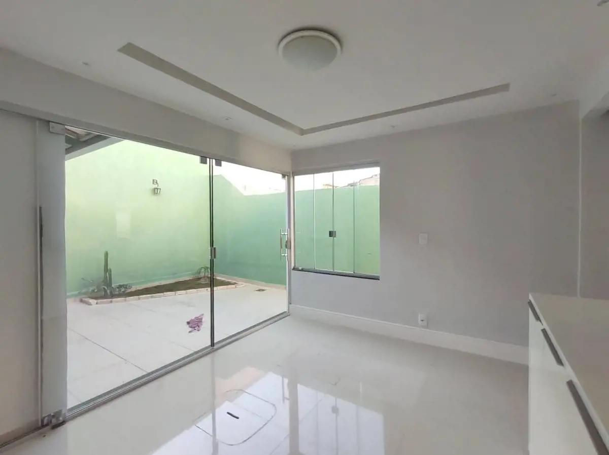 VendoCasa na quadra 13 do Jardins Mangueiral, com 2 quartos com armários, sendo ...