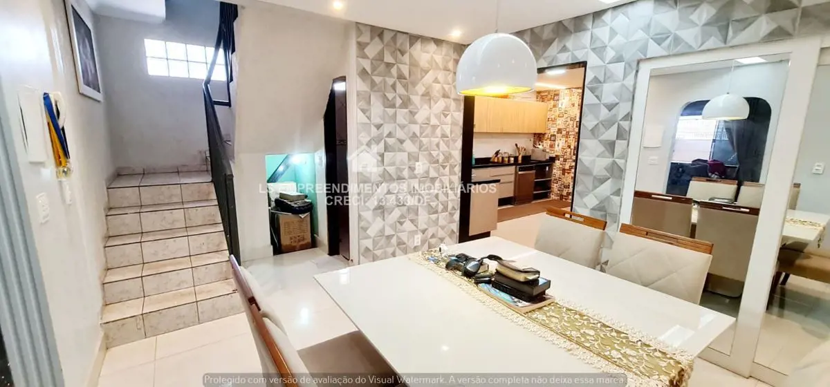 *** LINDA CASA/SOBRADO DE ESQUINA EM UMA DAS MELHORES QUADRAS DE SAMAMBAIA ***- ...