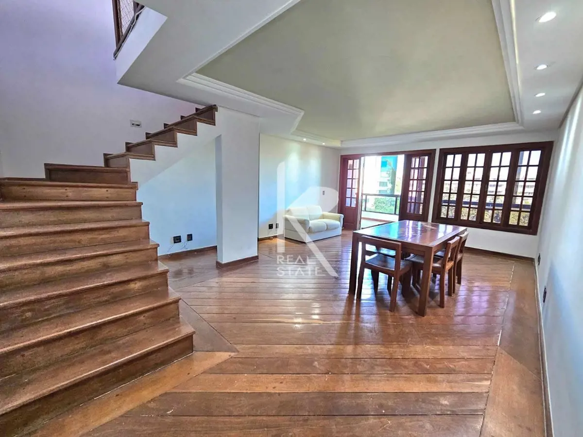 Imagine morar na cobiçada SQN 211, no coração da Asa Norte, Brasília, DF, locali...