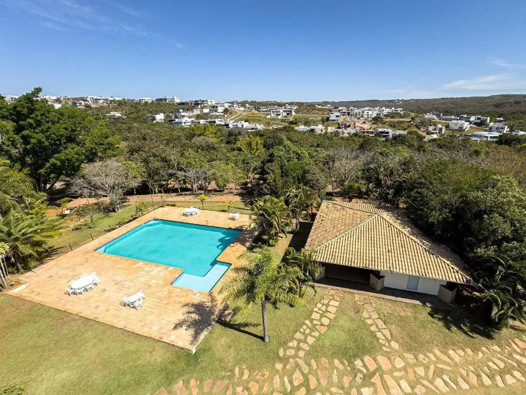 Esta propriedade de 20.000 m² no Condomínio Belvedere Green é uma oportunidade r...