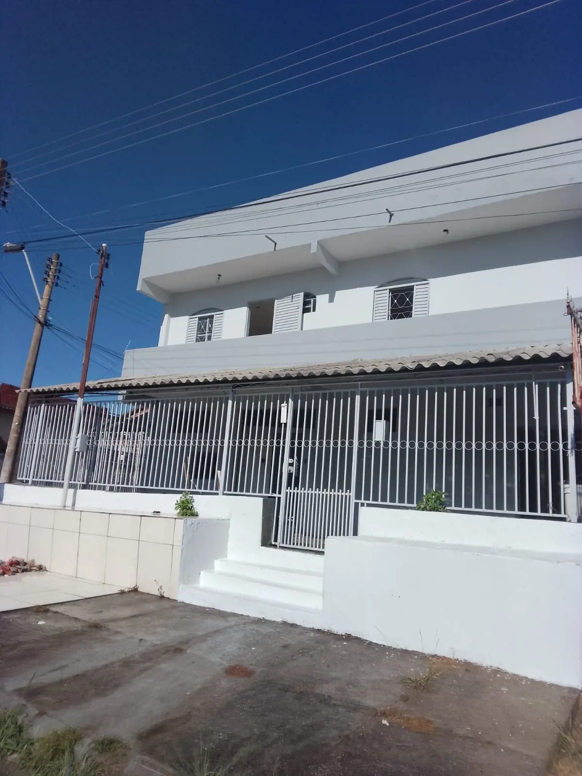 Trata-se de um PRÉDIO RESIDENCIAL E COMERCIAL, EXCELENTE LOCALIZAÇÃO, COMÉRCIO, ...