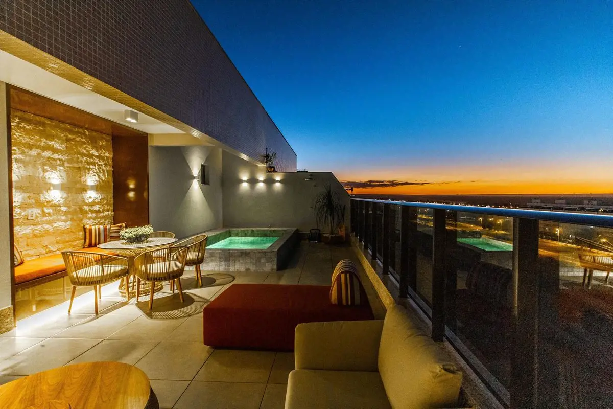 Viva a sofisticação em cada detalhe nesta exclusiva cobertura de luxo, totalment...