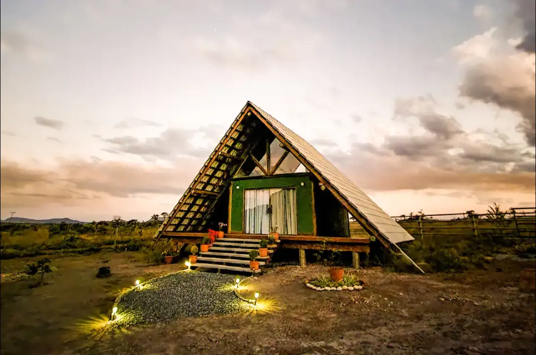 Imóvel escriturado! Aceita imóvel no DF. Casa da Luz: . Salas amplas com 2 ambie...