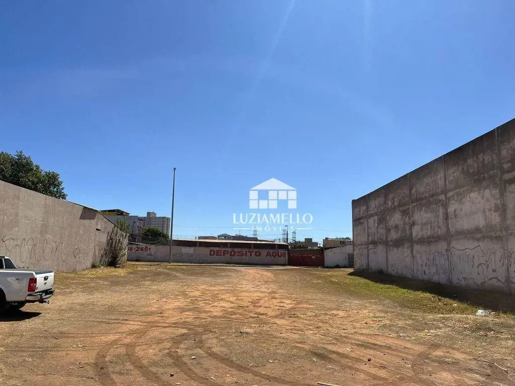 Ótimo lote comercial ou projeção para construção de prédio de até 10 andares, em...