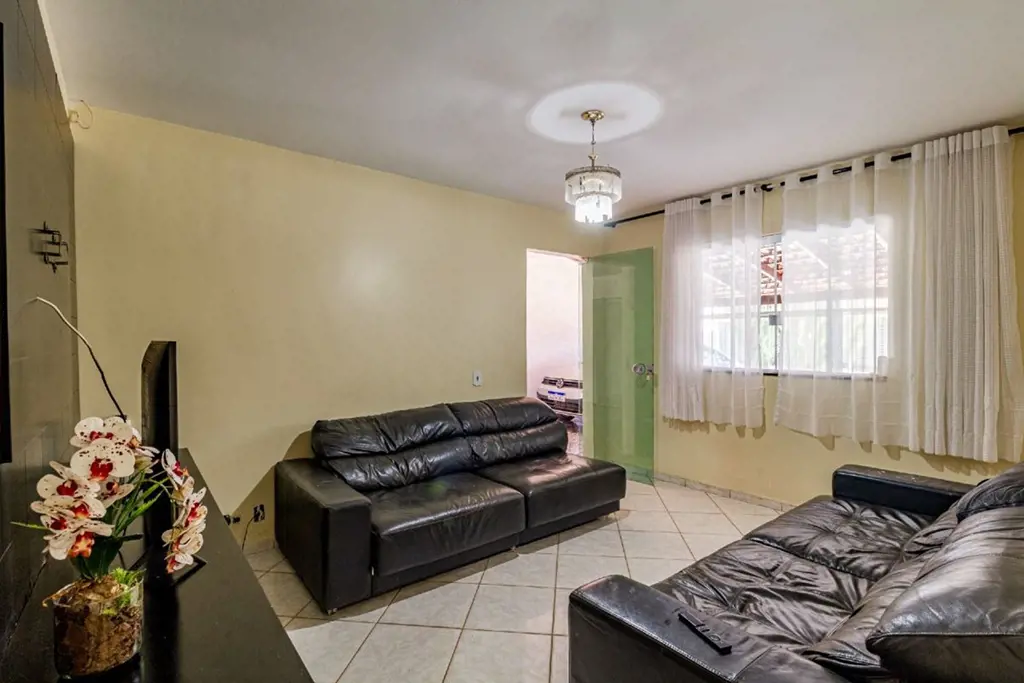Espaço e Conforto na QNH 3 - Ideal para Sua Família!Se você busca um imóvel ampl...