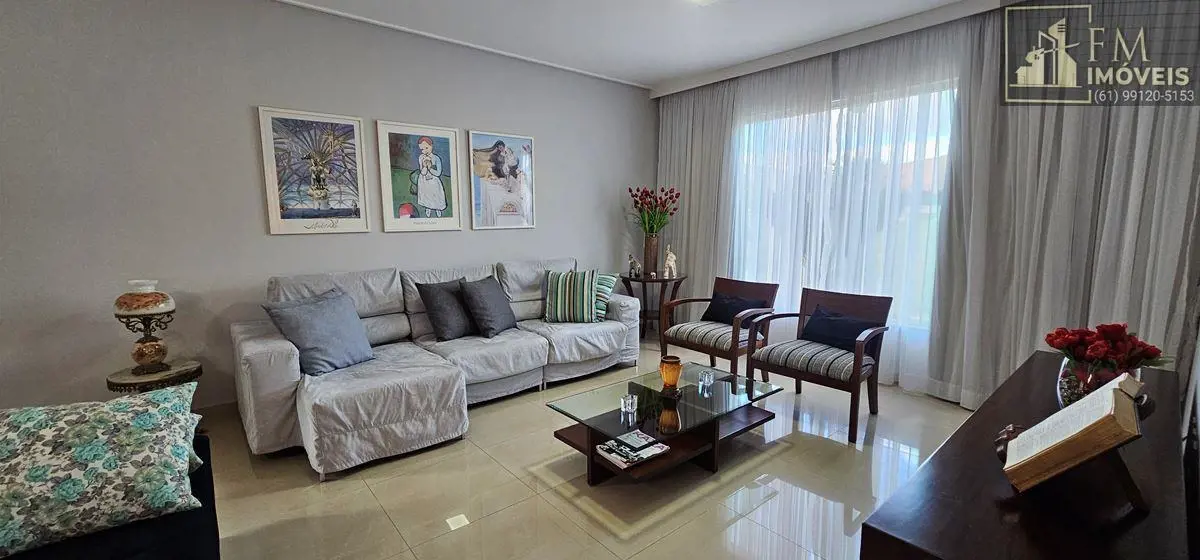 VICENTE PIRES RUA 12 CONDOMINÍO VAZADO Casa em lote de 800 metros, composta por ...