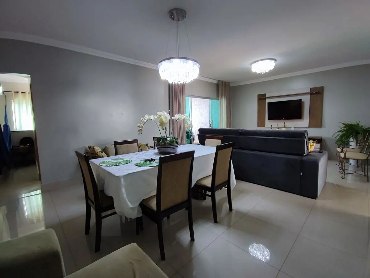 Excelente casa térrea escriturada870.000,00ÁREA CONSTRUÍDA DE 266,61 M²TERRENO C...
