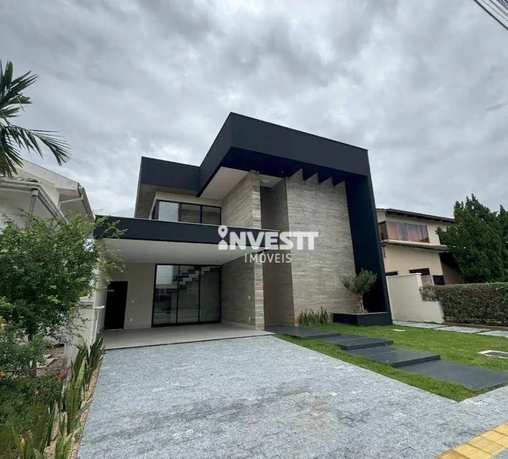 Sobrado no Jardins Madri com 5 suítes, sendo 1 suíte master térrea. Suíte máster...