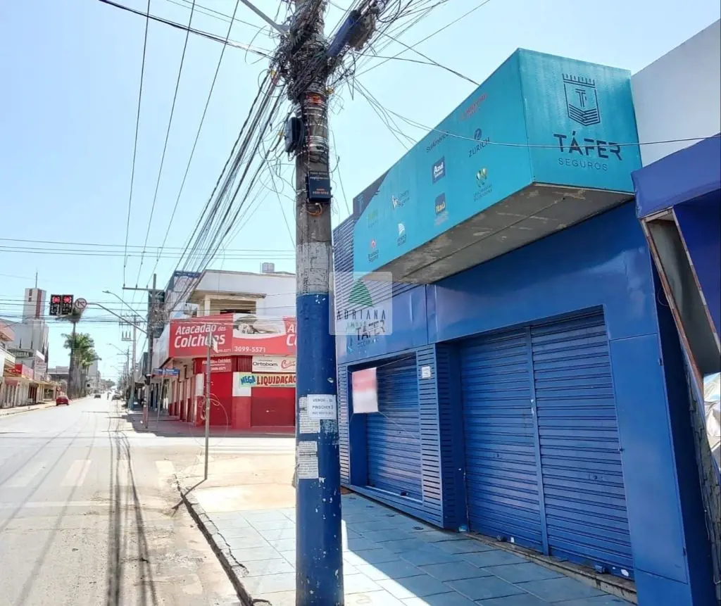 Cômodo comercial com ótima localizaçãoLaje, portas de aço e Vidros temperados 08...