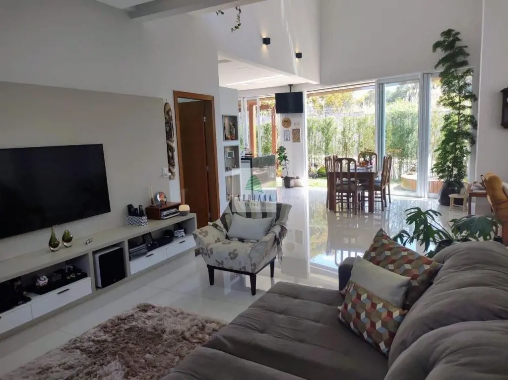 Poço semi-artesiano 1.600 L/hora Irrigação automatizada. Automação para tv, som ...