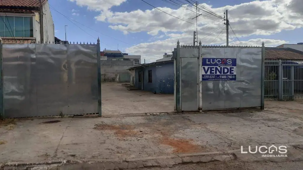 VENDO LOTE BEM LOCALIZADO NA QSD 27 - TAGUATINGA SUL . Lote Residencial e Comerc...