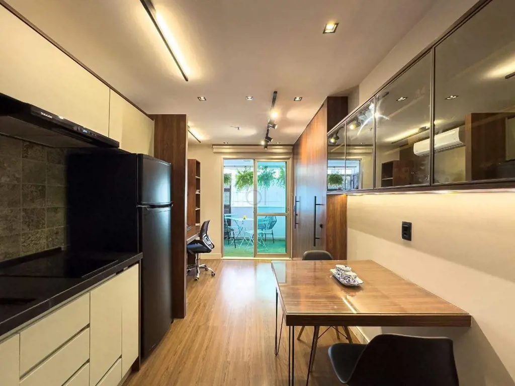 Este flat de 40,14 m² , projetado pelo renomado Studio Inquieto , é a combinação...
