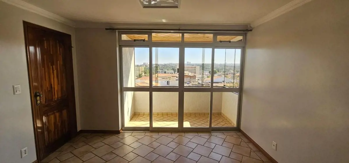 Excelente apartamento com 02 quartos, sendo 01 suíte, sala, varanda, hall de cir...