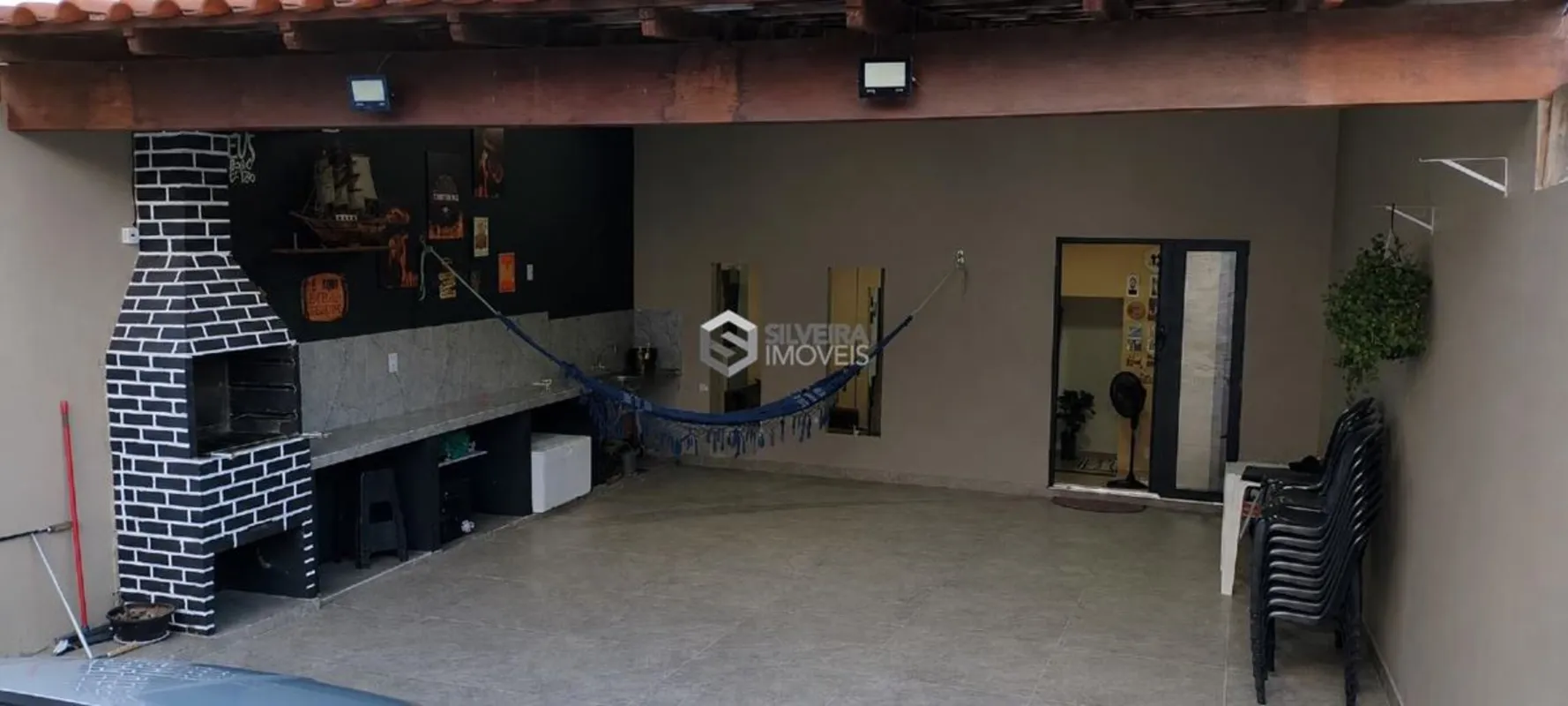 Excelente casa térrea composta por:- Sala;- Cozinha padrão americana;- Banheiro ...