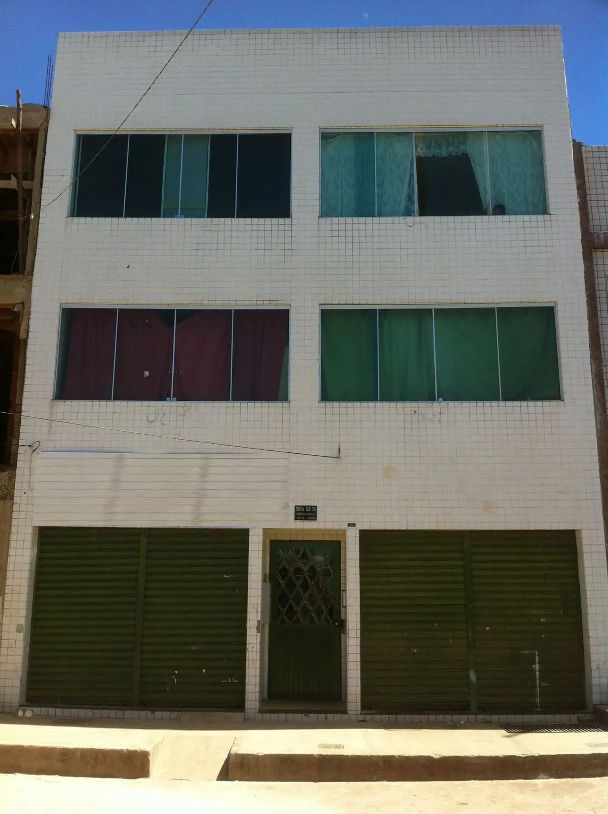 BSB IMOBILIÁRIOVende Prédio com 4 apartamento, sendo 02 de 02 quartos, sala, coz...