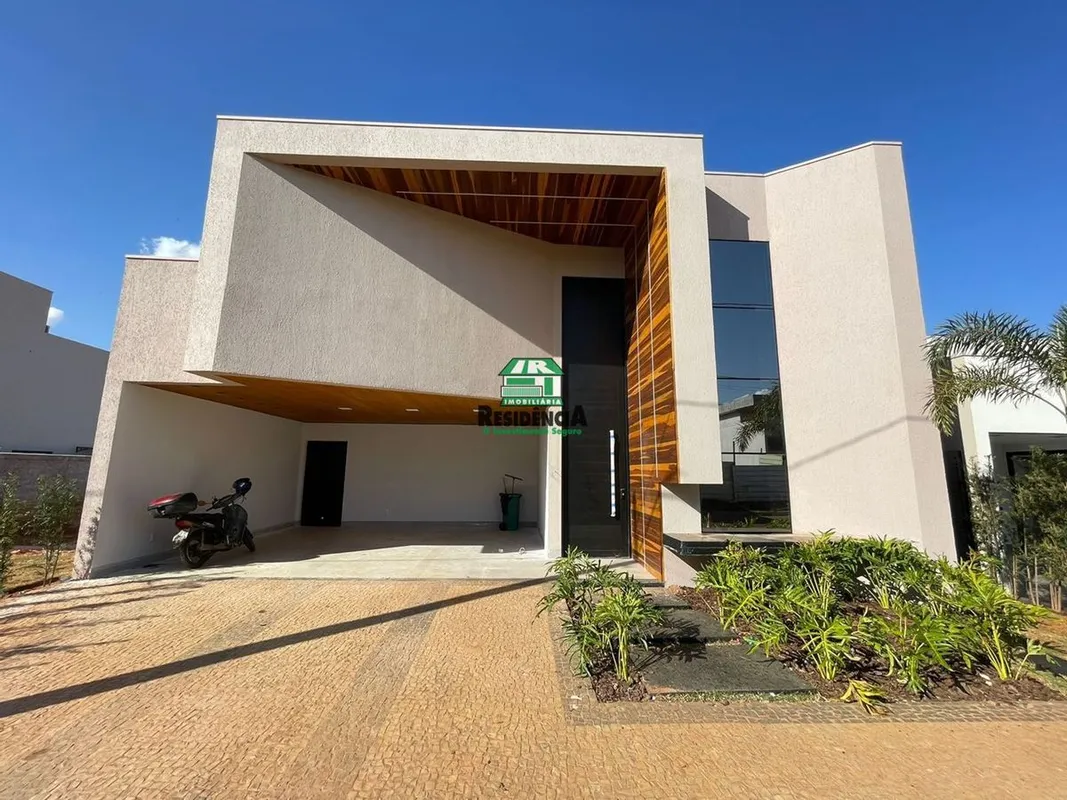 Casa térrea contendo:- 3 amplas suítes sendo uma master com closet;- Sala com pé...