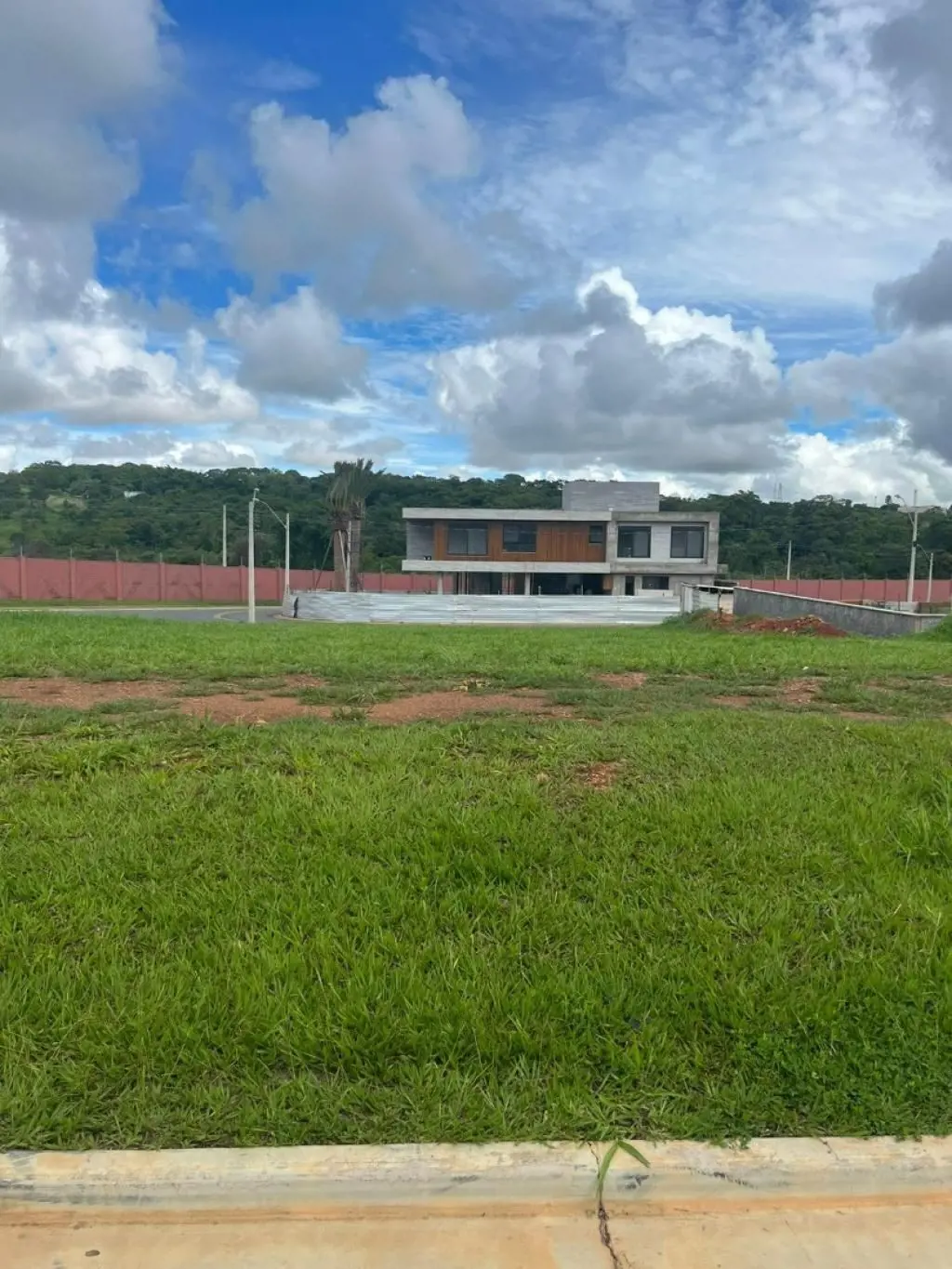 Terreno Jardins Porto305 m² de área total , terreno planoo condomínio oferece: 1...