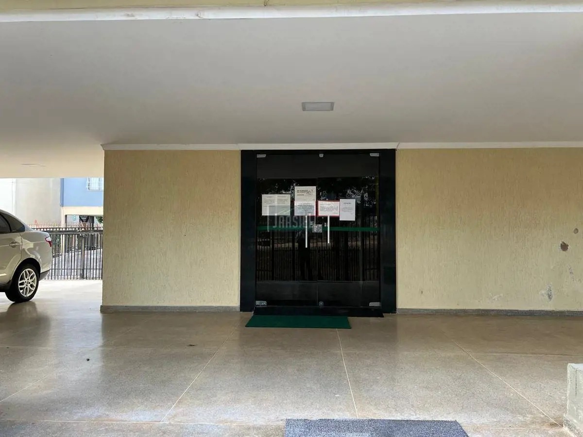Excelente Apartamento todo reformado com 4 quartos sendo o de casal com closet e...