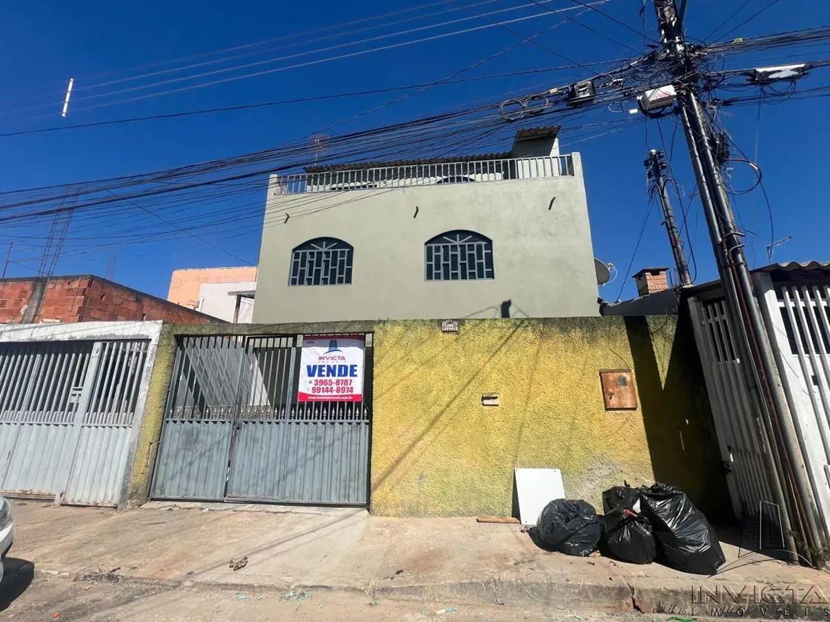 OTIMO SOBRADO NA QC4 RIACHO FUNDO 2TÉRREO: Sala, cozinha, 2quartos, banheiro soc...