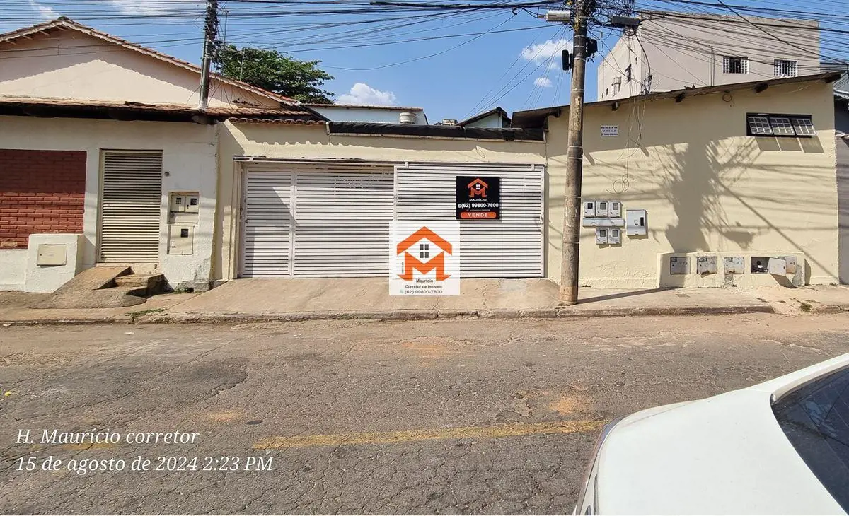 IMÓVEL:Área edificada: 200m² (aproximadamente) Área do lote: 300m² Frente e fund...