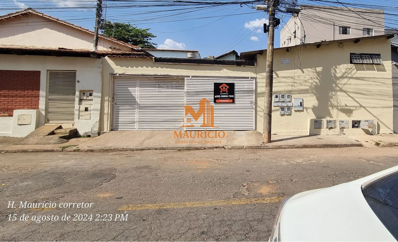 IMÓVEL:Área edificada: 200m² (aproximadamente) Área do lote: 300m² Frente e fund...
