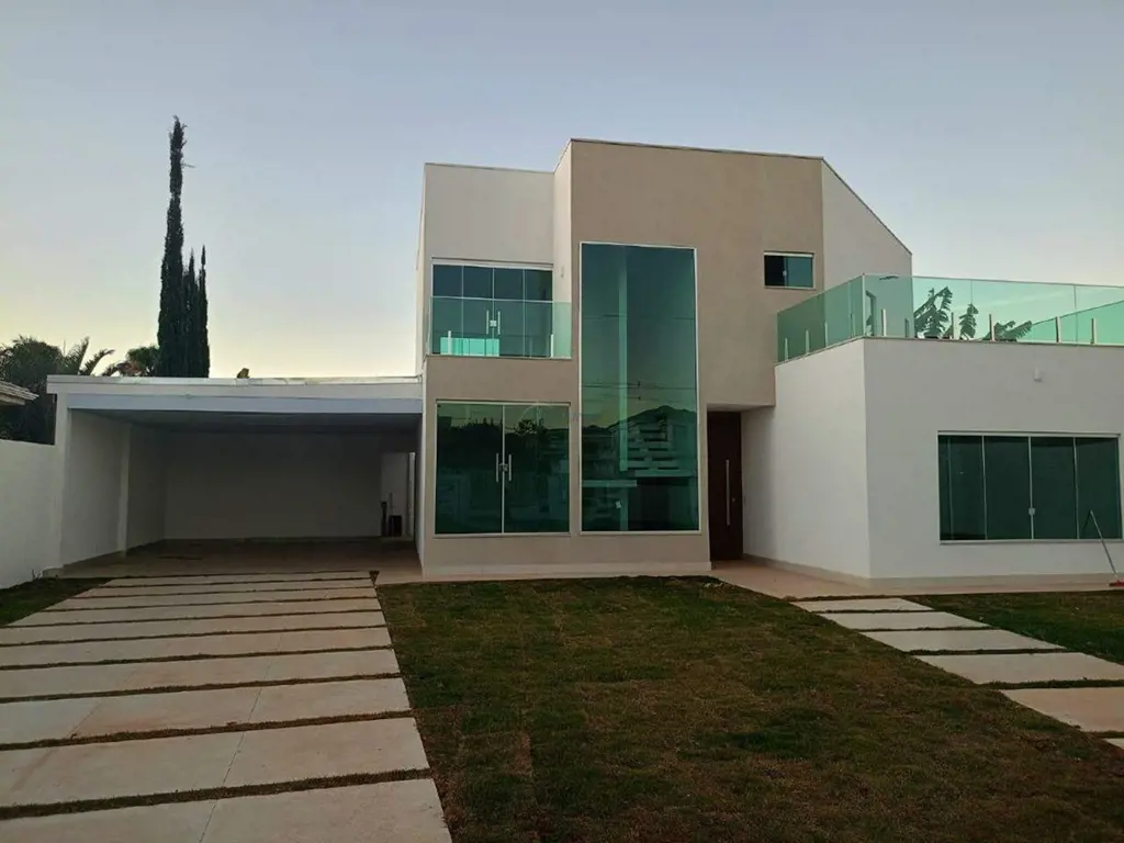 Deslumbre-se com esta Residência de Prestígio no Jardim BotânicoSe você busca lu...