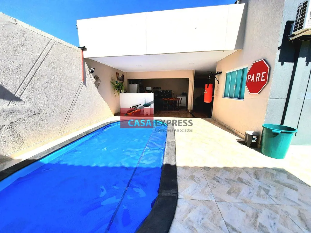 Excelente Casa Térrea em Condominio Fechado!!CASA TÉRREA - 3 quartos sendo uma s...