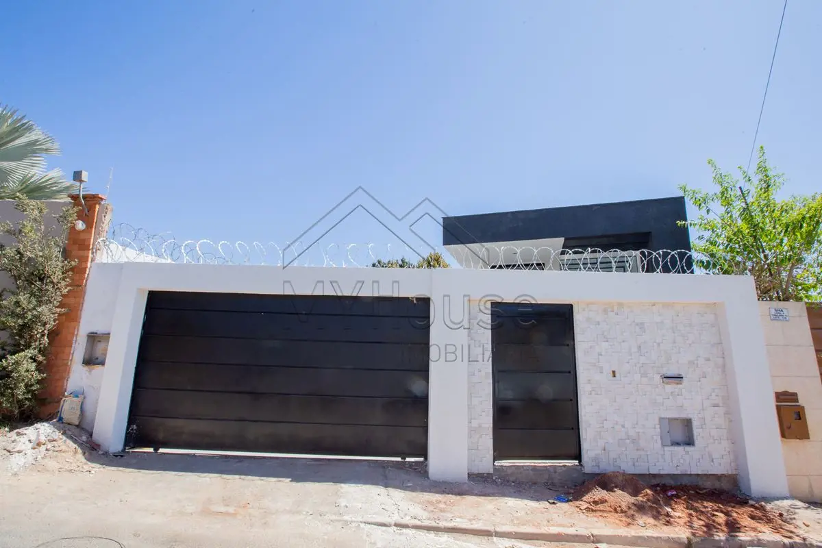 SHA - ARNIQUEIRASOportunidade única! Venha conhecer esta **linda casa nova**, co...